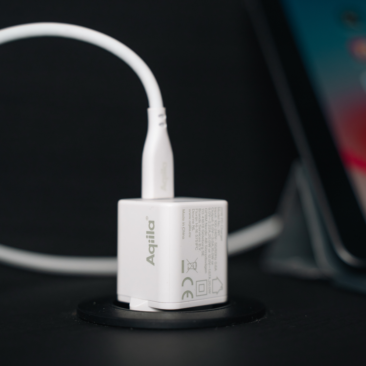Aqiila Chargebird seinälaturi 20W
