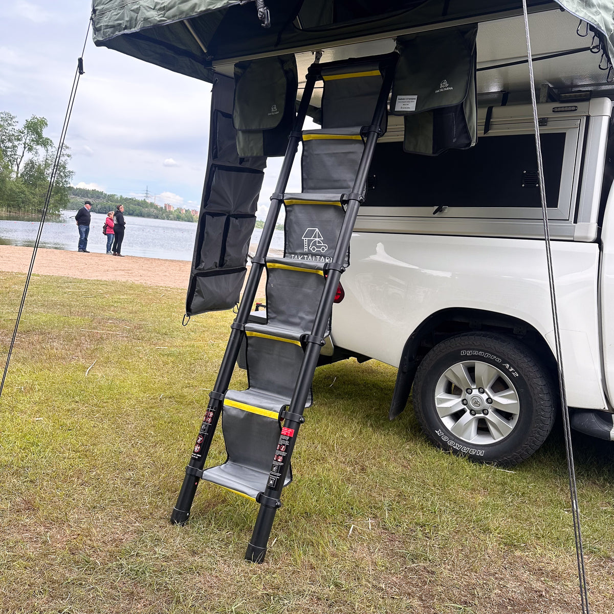 Lasten ja koirien portaat kattotelttoihin