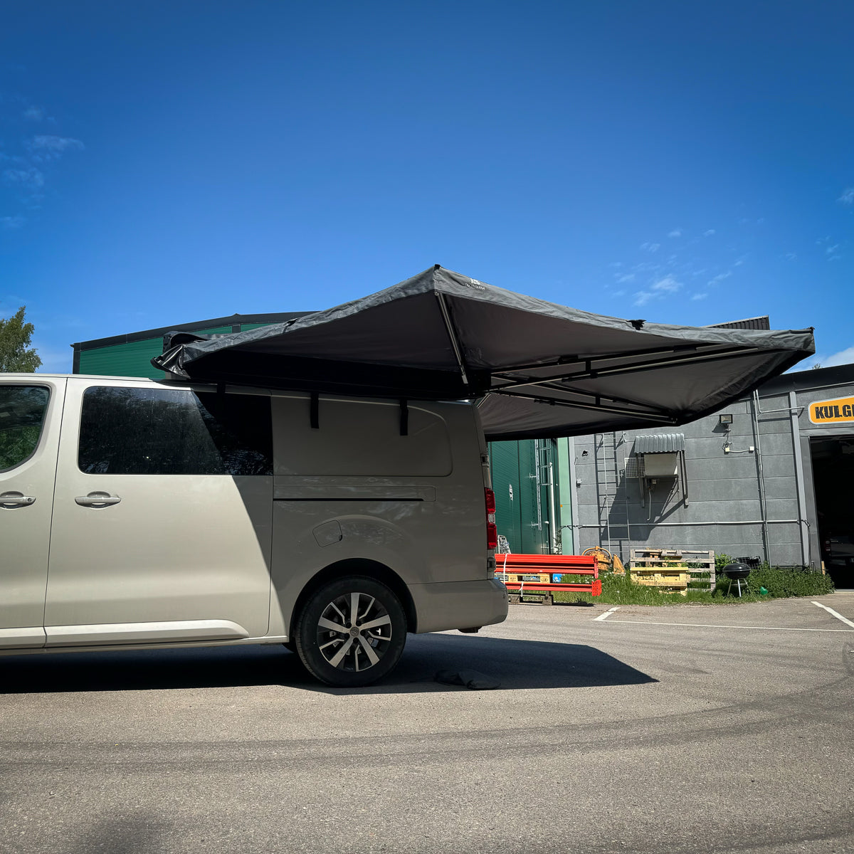Markis till bil – Solfjädern 270 grader