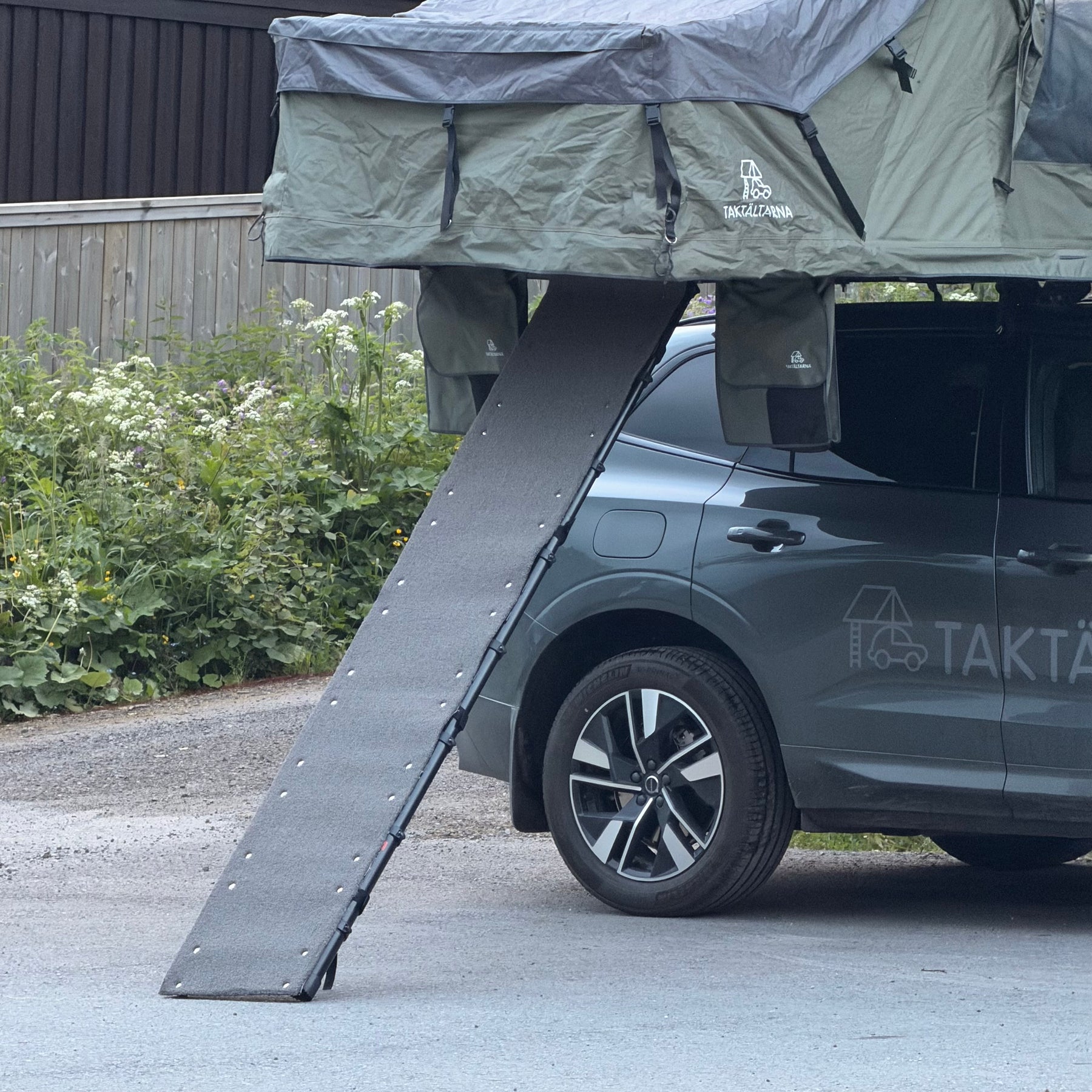Hundred for roof tents